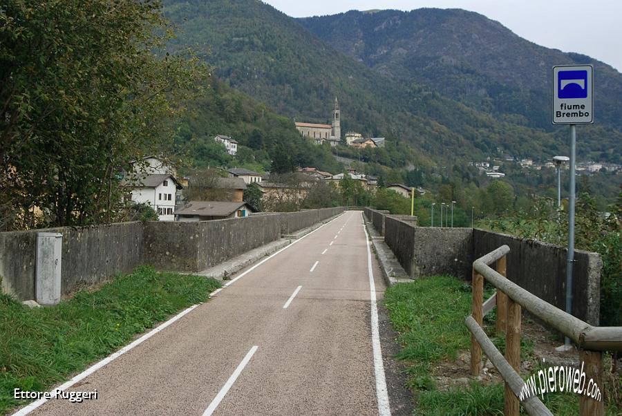 74 - Lenna - il viadotto della ferrovia (costruito nel 1922).JPG